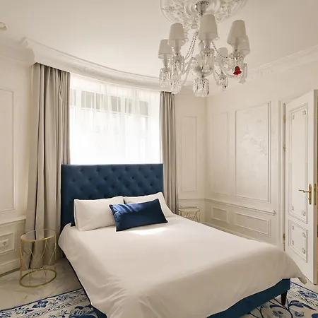 Luxury 4-bdrm With Private Terrace *