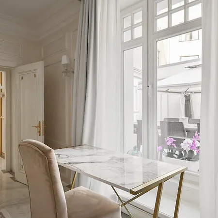 Lägenhet Luxury 4-bdrm With Private Terrace *