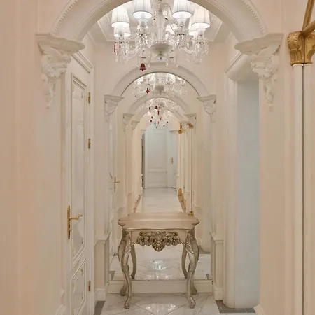 Luxury 4-bdrm With Private Terrace *