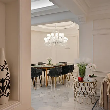 Luxury 4-bdrm With Private Terrace 公寓 里加