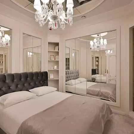 Luxury 4-bdrm With Private Terrace *