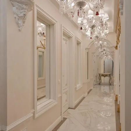 Luxury 4-bdrm With Private Terrace