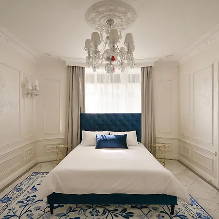 Luxury 4-bdrm With Private Terrace Riga