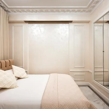 Luxury 4-bdrm With Private Terrace * Riga