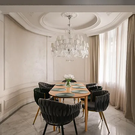 Luxury 4-bdrm With Private Terrace *